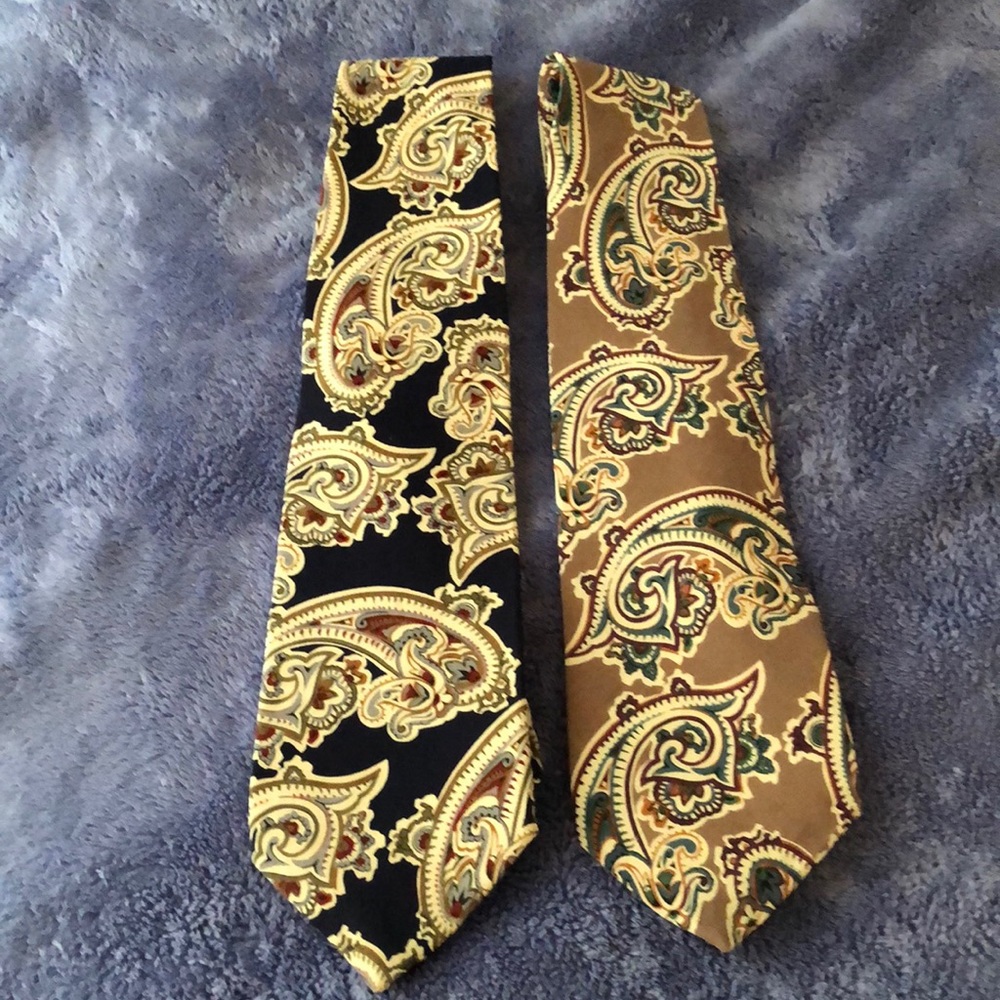 Bundle of 2 Oscar de la Renta ties